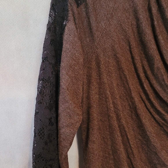 Top - Picture 2 of 3